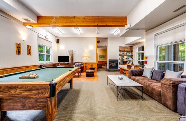 Contemporary cottage on waterfront w fiber internet - Inverloch