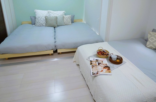 Convenient 5-minute walk from Teradacho Station in the Tennoji area Comfortable, safe, quiet, and clean lodging (up to 6 people) for private use