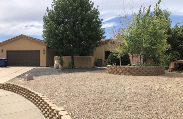 Conveniently close to St. George, Zion, Bryce & the Grand Canyon.
