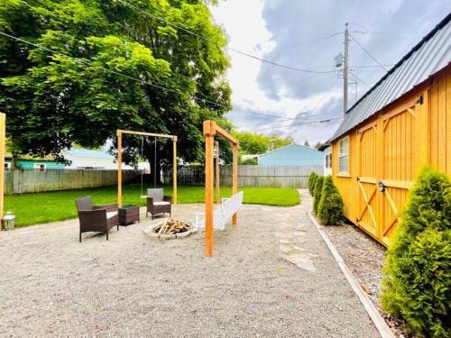 Copper Voyage, Fenced Backyard
