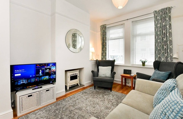 Cosy 2 bed home in Canton! | Pass The Keys