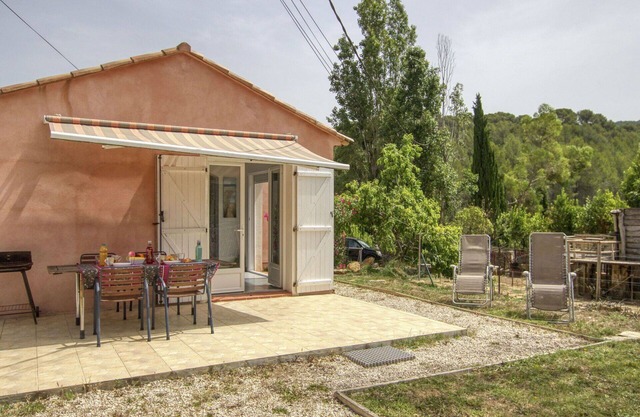Cosy apartment for 4 people with A/C, WIFI, TV, terrace and pets allowed