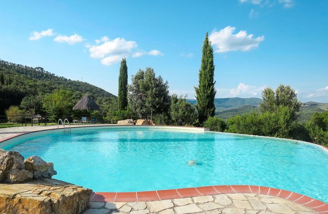 Cosy apartment in villa with A/C, pool, patio, pets allowed, panoramic view and parking