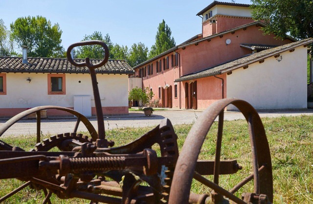 Cosy apartment for 4 people with pool, WIFI, TV, pets allowed and parking, close to Spoleto