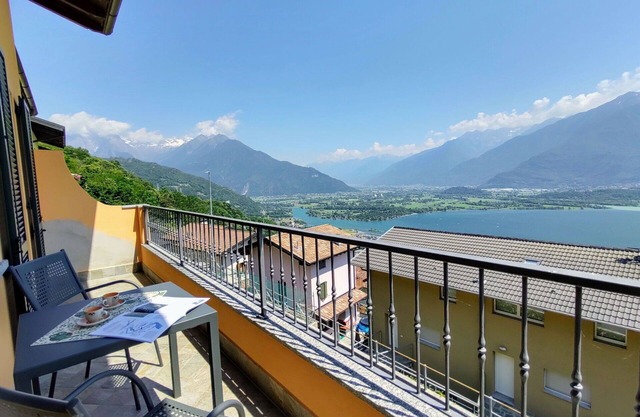 Cosy apartment for 5 people with WIFI, TV, terrace, pets allowed and parking