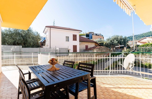 Cosy apartment for 6 guests with WIFI, balcony, pets allowed and parking
