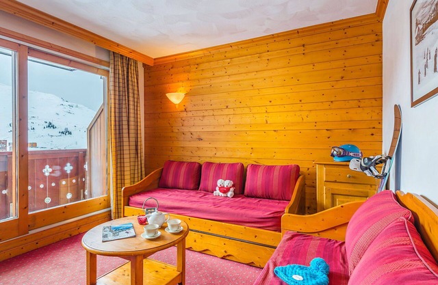 Cosy apartment for 7 guests with WIFI, pool, TV, terrace, pets allowed and parking