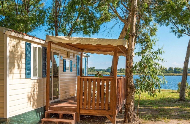 Cosy apartment in villa with A/C, WIFI, pool, TV, terrace, pets allowed and parking