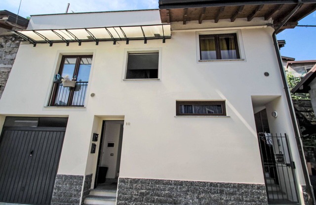 Cosy apartment for 3 guests with WIFI, TV, terrace, pets allowed and parking