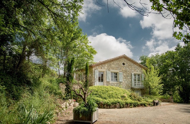 Cosy gîte with terrace and private pool