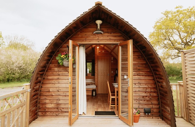 Cosy Glamping Cabin near Bury St Edmunds