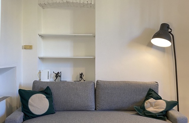 Cosy Milanese Canal Apartment