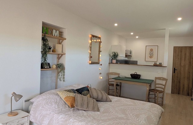 Cosy, quiet studio in the countryside