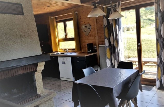 Cosy wooden chalet classified as furnished holiday accommodation