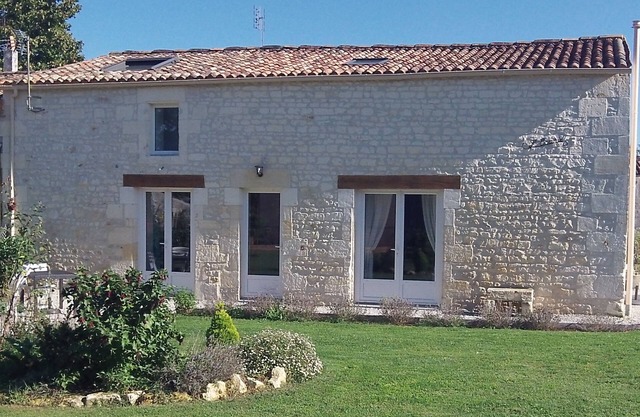 Cottage 100m², 3 bedrooms, swimming pool. Holy Triangle/Royan/Oléron
