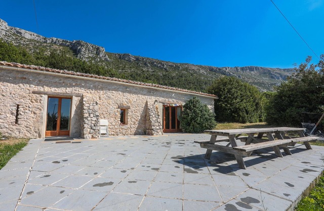 Cottage 'Gite Bergerie' with Mountain View, Private Terrace and Wi-Fi