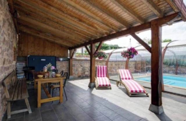 Cottage 'Gite Les Cerisiers' with Private Terrace, Private Garden and Wi-Fi