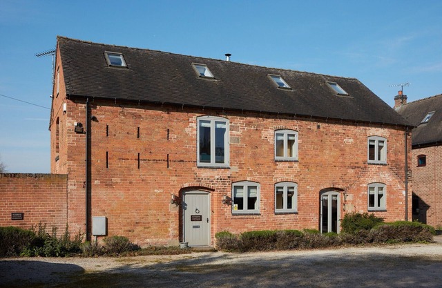 Cottage in Ashbourne with Games Room & Garden