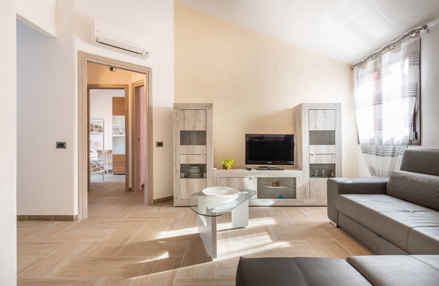 Cottage "Villa Gloma" in pretty mountain village at foot of the mountain with air conditioning