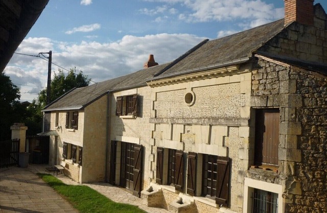 COUNTRY COTTAGE