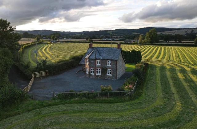 Country Cottage with Far Reaching Views