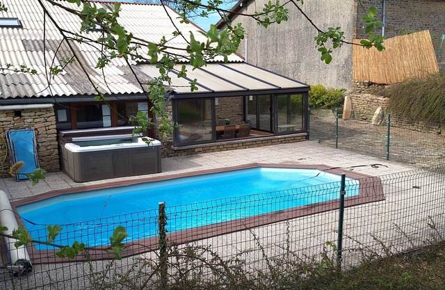 Country gite with large garden, summer heated pool and Jacuzzi