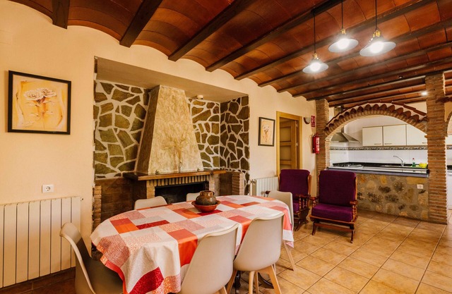 Country House 'Casa Alderete' with Mountain View, Wi-Fi and Air Conditioning