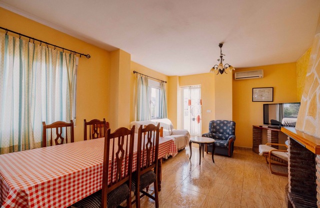 Country House 'Casa Castillo' with Mountain View, Wi-Fi and Air Conditioning