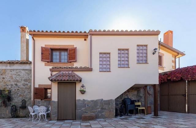 Country House 'Casa Siesta Y Brisca' with Mountain View, Private Terrace and Balcony