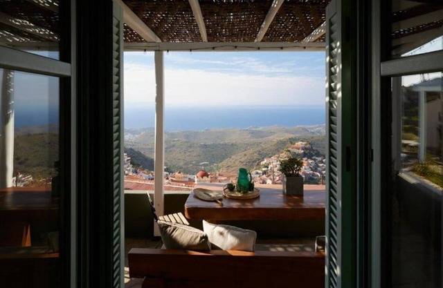 Country House 'Cycladic Villa Eroza' with Sea View, Wi-Fi and Air Conditioning