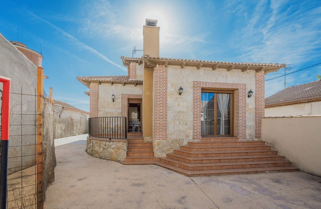 Country House 'Los Alisos' with Private Pool, Private Terrace and Wi-Fi