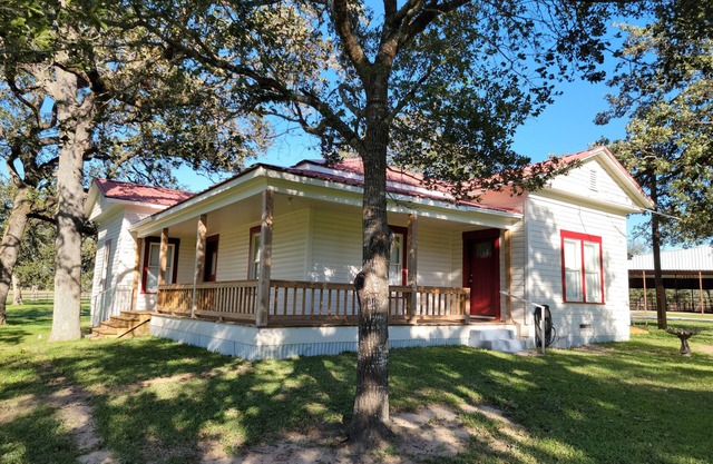 Country house minutes from Aggieland