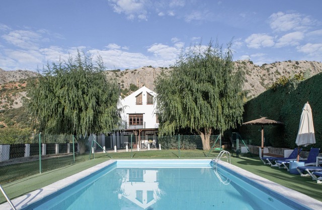 Country House 'Monte Las Viñas' with Mountain View, Private Pool and Wi-Fi