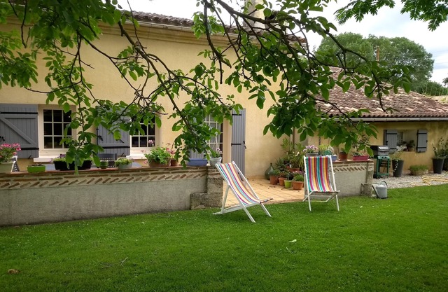 Country house near Bordeaux st emilion sarlat. large garden