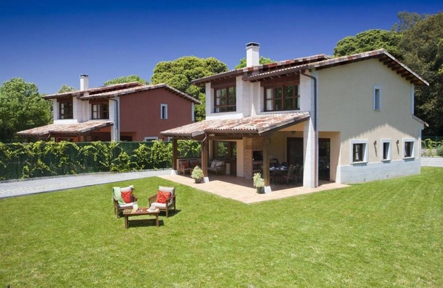 Country House 'Playas De Llanes' with Private Garden and Wi-Fi