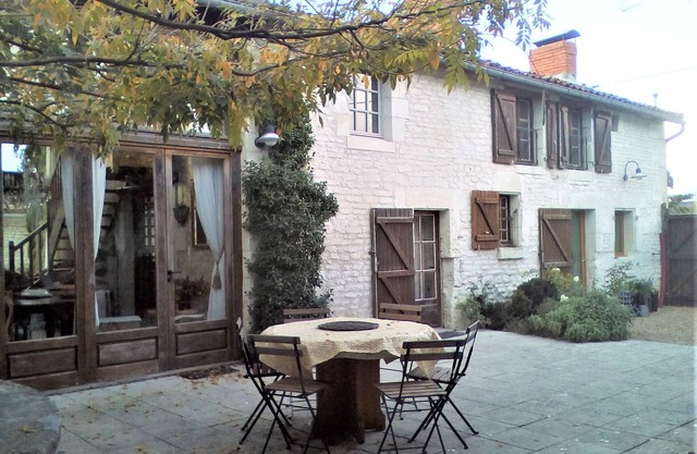 Country house with private indoor pool, dream garden near the Loire Vallylley