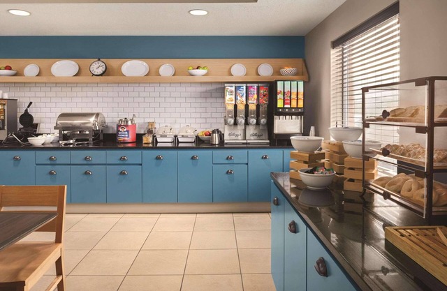 Country Inn & Suites by Radisson, Dayton South, OH