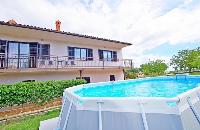Countryside holiday apartment with 3 bedrooms on peaceful location