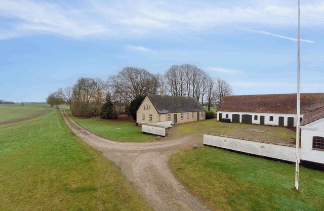 Countryside property with great fishing options