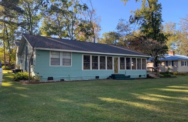 Courtney House on Lake Marion