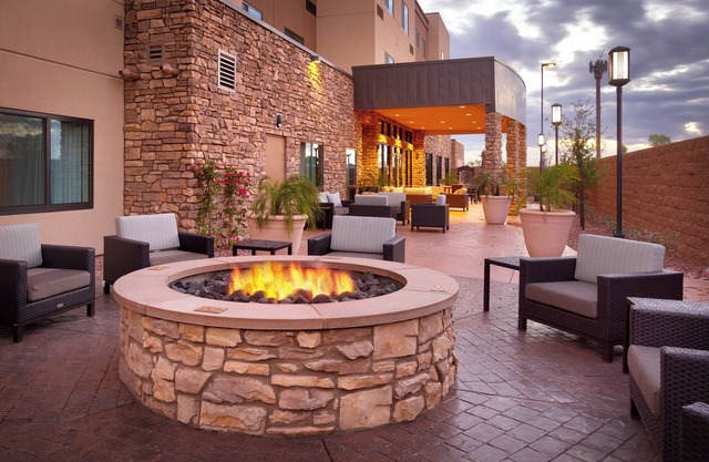 Courtyard Phoenix Mesa Gateway Airport