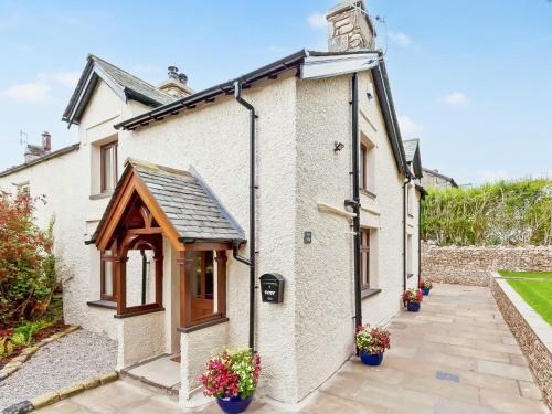 Cove Lodge