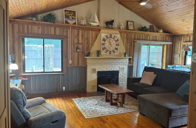 Cowan Lake Hideaway