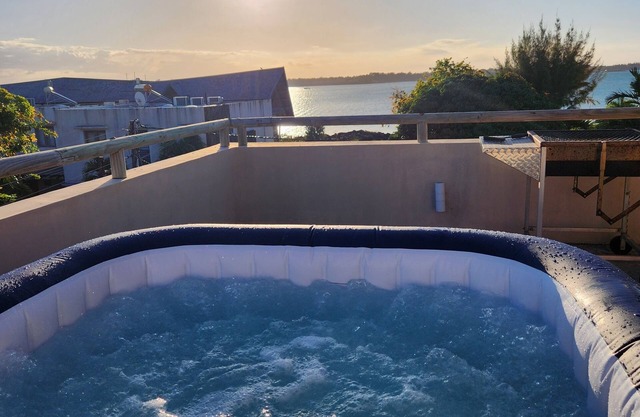 Cozy pavillon with private jacuzzi on rooftop terrace