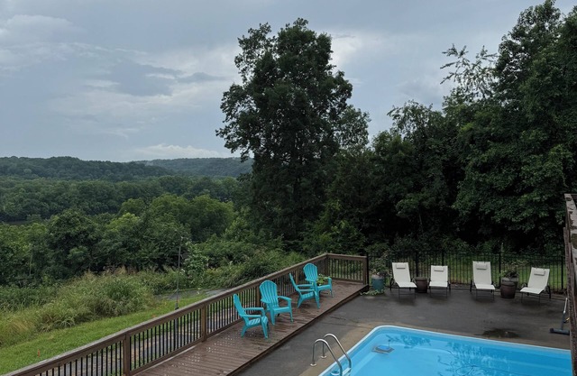 Cozy 1-bedroom apartment on the river at Cheatham Dam