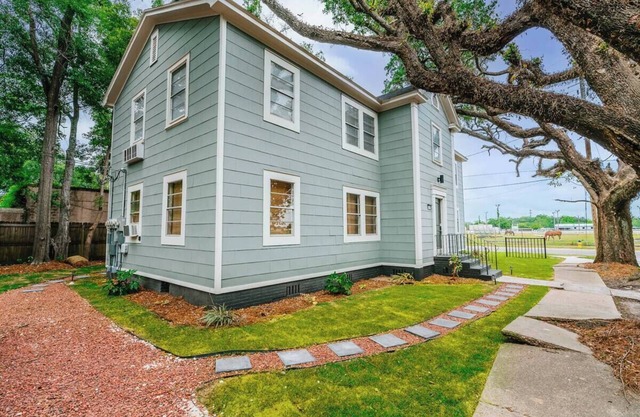 Cozy 1-bedroom apartment in lovely Mobile with WiFi, AC