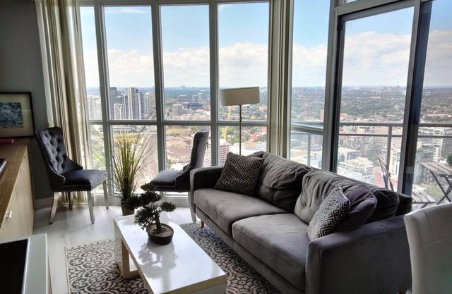 Cozy 1-bedroom condo with AC, WiFi in the heart of Toronto