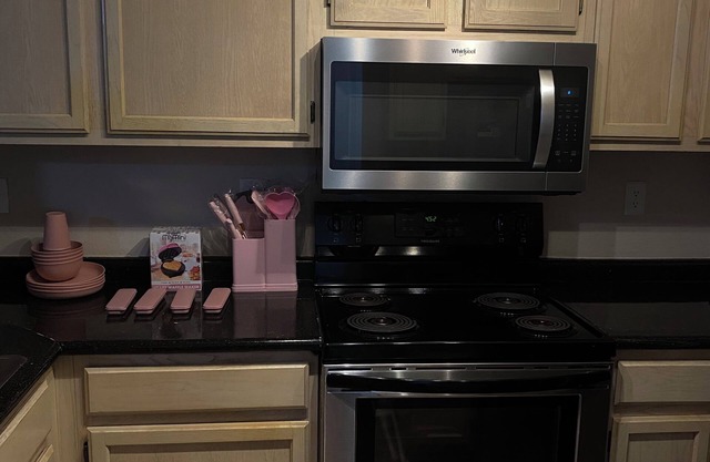 Cozy 1-bedroom with WiFi and fitness room in charming Tampa