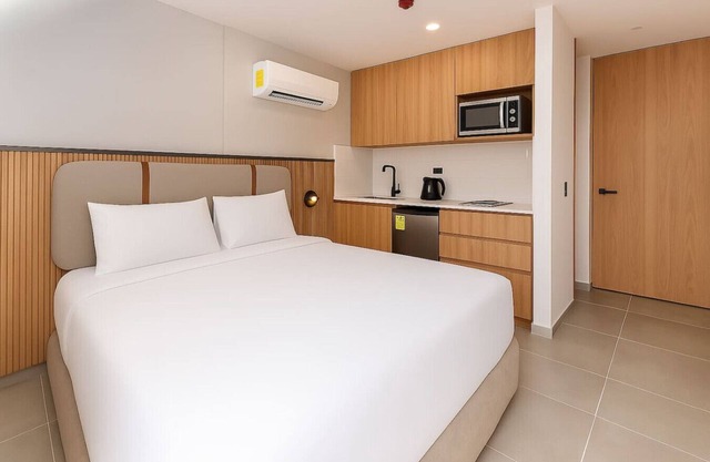 Cozy 1BR El Poblado-Jacuzzi, Cowork, Perfect for 2