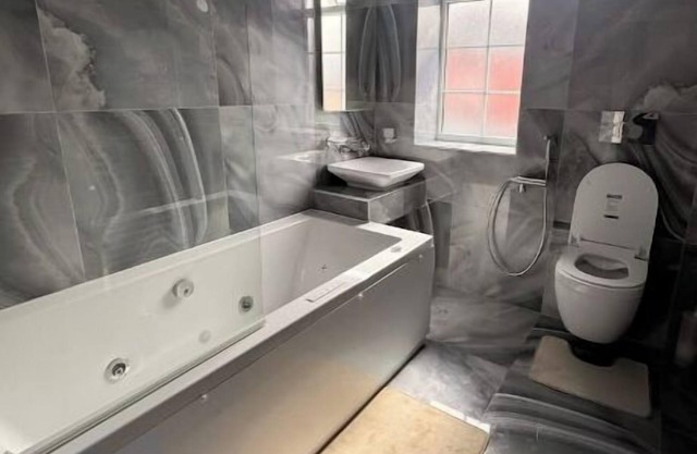 Cozy 2 Bedroom House, sleeps 6